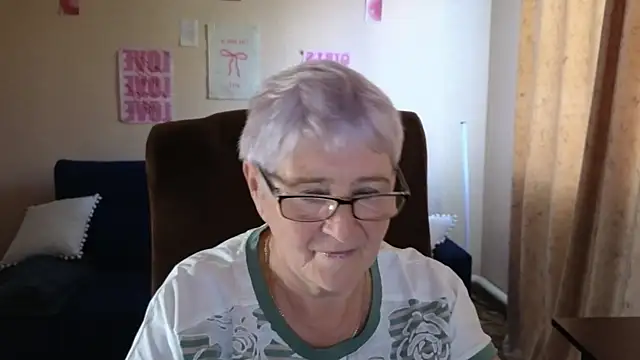 Sandra Snowflake online show from 07/16/26, 04:07