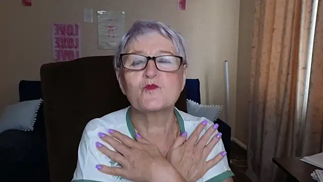 Sandra Snowflake online show from 07/17/26, 04:08