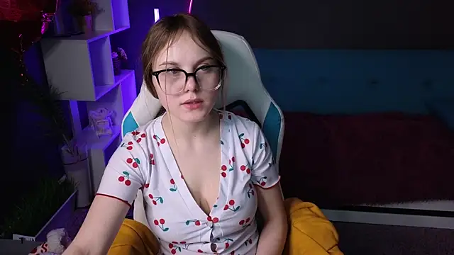 Snapshot of Dyna_bae chatting on 03/02/25, 08:05 Dyna bae online show from 03/02/25, 08:05