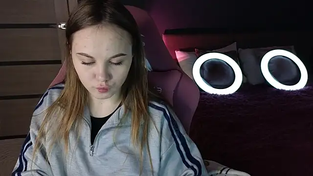 Snapshot of Dyna_bae chatting on 10/08/25, 08:12 Dyna bae online show from 10/08/25, 08:12