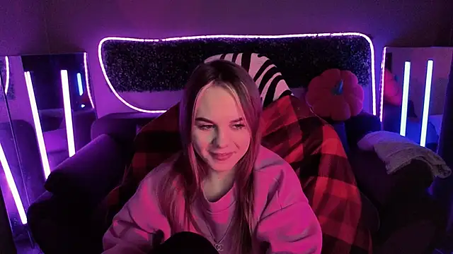 Snapshot of Dyna_bae chatting on 11/23/25, 04:29 Dyna bae online show from 11/23/25, 04:29