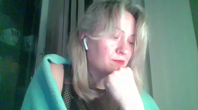 Snapshot of Mary888x chatting on 02/18/25, 06:47 Mary888x online show from 02/18/25, 06:47