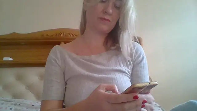 Snapshot of Mary888x chatting on 02/24/25, 07:22 Mary888x online show from 02/24/25, 07:22