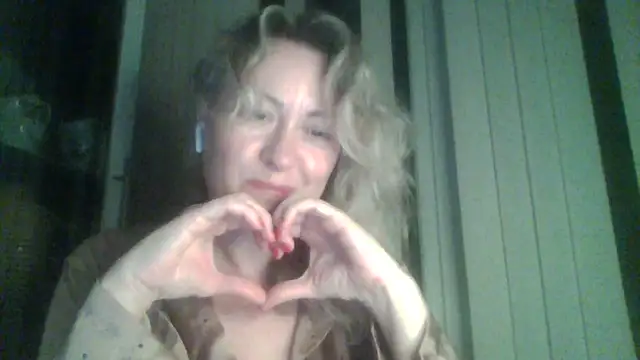 Snapshot of Mary888x chatting on 03/09/25, 06:54 Mary888x online show from 03/09/25, 06:54