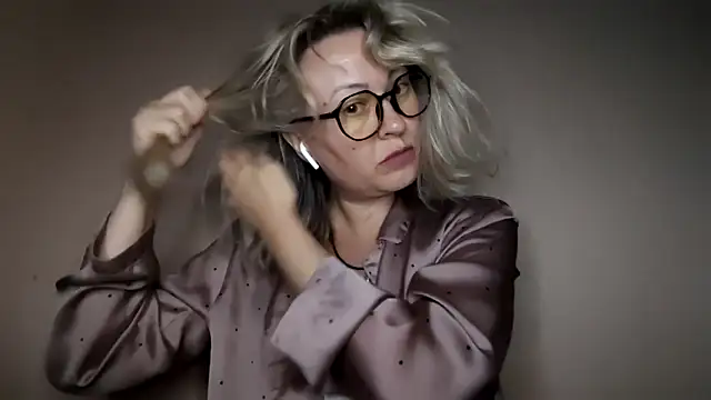 Snapshot of Mary888x chatting on 09/26/25, 05:17 Mary888x online show from 09/26/25, 05:17