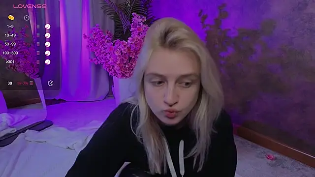 aishiro online show from 11/05/25, 09:20