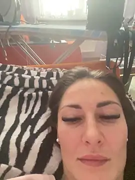 Snapshot of Veronicavirus chatting on 10/25/25, 07:49 Veronicavirus online show from 10/25/25, 07:49