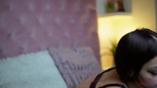 Snapshot of MaiaMini chatting on 11/10/25, 09:03 MaiaMini online show from 11/10/25, 09:03