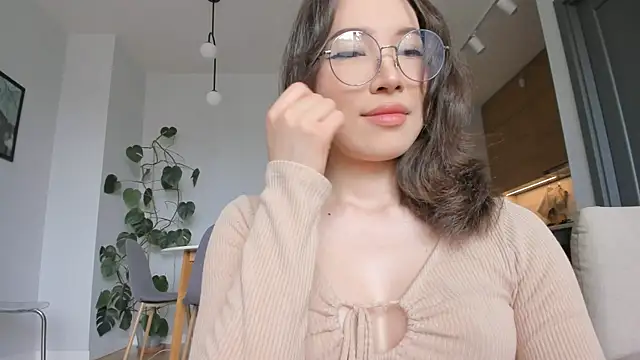 mey baee online show from 04/06/26, 09:54