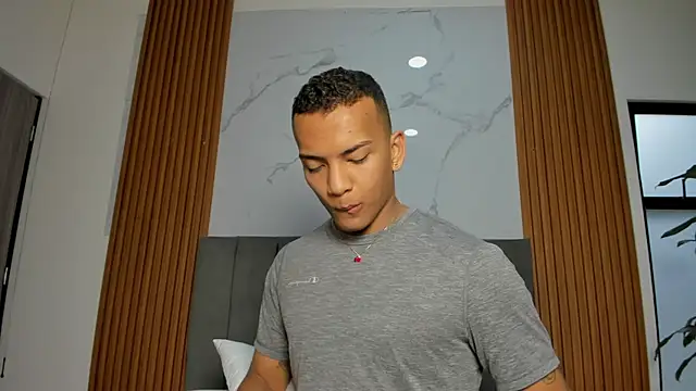 Rafa2004Cruz online show from 10/17/25, 12:08