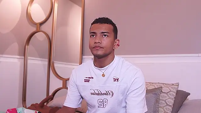 Rafa2004Cruz online show from 04/05/26, 05:32