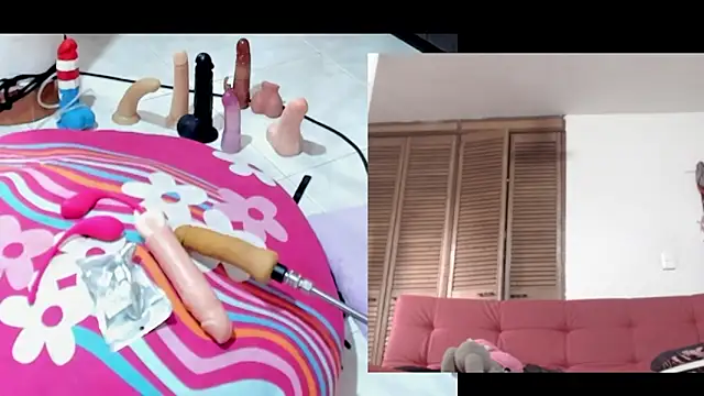 afroditacute15 online show from 10/20/25, 12:05