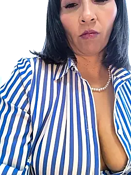 Mrsvictoriaaa online show from 01/18/26, 07:50