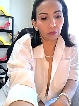 Snapshot of Mrsvictoriaaa chatting on 04/23/26, 08:11 Mrsvictoriaaa online show from 04/23/26, 08:11
