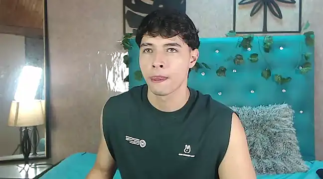 LiamAndrewzz online show from 02/18/25, 06:58