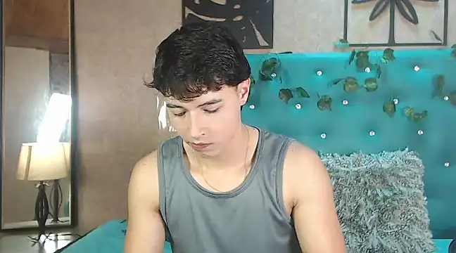 LiamAndrewzz online show from 02/20/25, 07:19