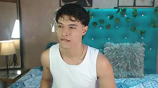 LiamAndrewzz online show from 03/06/25, 05:22