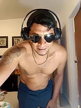 Snapshot of Odin-2121 chatting on 02/19/25, 11:04 Odin-2121 online show from 02/19/25, 11:04