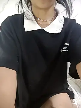 Snapshot of ElaRuil69 chatting on 10/24/25, 02:52 ElaRuil69 online show from 10/24/25, 02:52