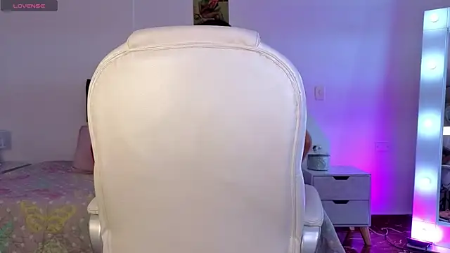 camille1310 online show from 10/07/25, 09:23