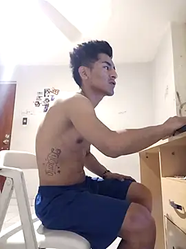 Snapshot of LeonRoots chatting on 11/02/25, 04:15 LeonRoots online show from 11/02/25, 04:15