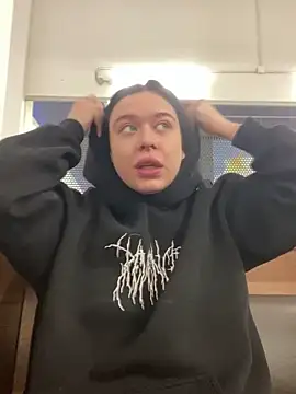 Snapshot of AlishaPrettyBlade chatting on 02/17/25, 06:20 AlishaPrettyBlade online show from 02/17/25, 06:20