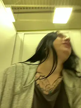 Snapshot of AlishaPrettyBlade chatting on 03/01/25, 09:40 AlishaPrettyBlade online show from 03/01/25, 09:40