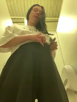 Snapshot of AlishaPrettyBlade chatting on 03/09/25, 09:35 AlishaPrettyBlade online show from 03/09/25, 09:35