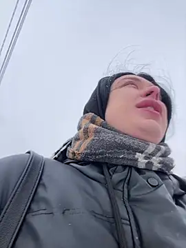 Snapshot of AlishaPrettyBlade chatting on 03/10/25, 03:34 AlishaPrettyBlade online show from 03/10/25, 03:34