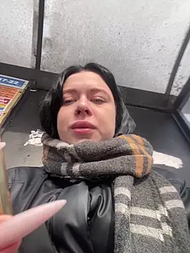 Snapshot of AlishaPrettyBlade chatting on 03/12/25, 03:24 AlishaPrettyBlade online show from 03/12/25, 03:24