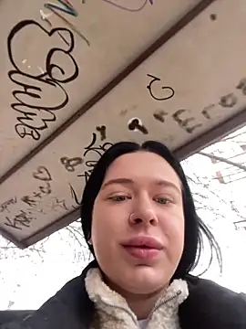 Snapshot of AlishaPrettyBlade chatting on 03/21/25, 03:22 AlishaPrettyBlade online show from 03/21/25, 03:22