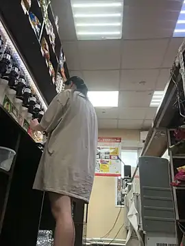 Snapshot of AlishaPrettyBlade chatting on 10/22/25, 09:42 AlishaPrettyBlade online show from 10/22/25, 09:42