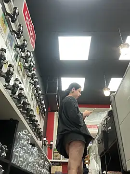 Snapshot of AlishaPrettyBlade chatting on 11/08/25, 11:21 AlishaPrettyBlade online show from 11/08/25, 11:21