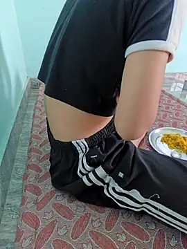 Snapshot of HorNy_Bro_Sis chatting on 10/19/25, 04:35 HorNy Bro Sis online show from 10/19/25, 04:35