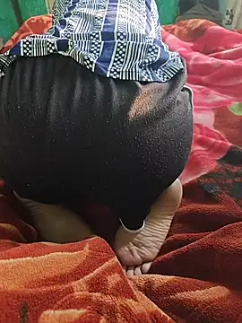 Snapshot of HorNy_Bro_Sis chatting on 12/19/25, 10:44 HorNy Bro Sis online show from 12/19/25, 10:44