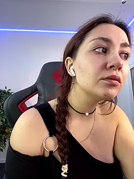 Snapshot of AshleySkott_ chatting on 10/20/25, 08:48 AshleySkott online show from 10/20/25, 08:48