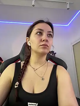 Snapshot of AshleySkott_ chatting on 10/28/25, 08:29 AshleySkott online show from 10/28/25, 08:29