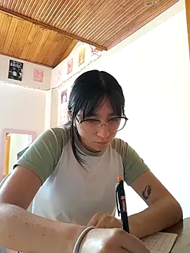 Arielle lov online show from 10/22/25, 04:07