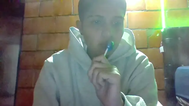 cora-gunn online show from 03/16/25, 04:09