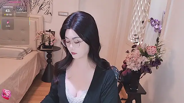 Tingdie online show from 10/20/25, 04:29