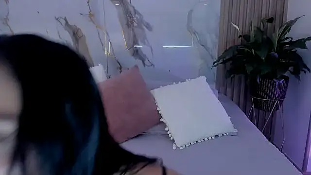 miss martiina online show from 10/26/25, 10:04