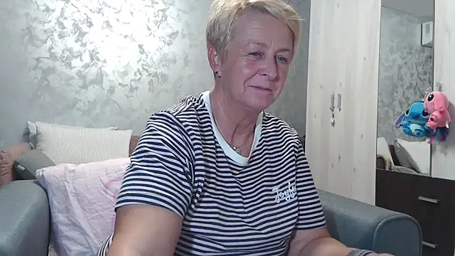 RosesandLillies online show from 09/18/25, 05:15