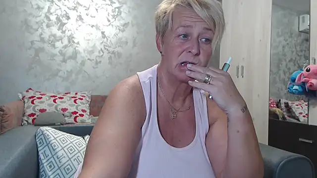 RosesandLillies online show from 09/26/25, 04:44