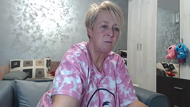 RosesandLillies online show from 10/16/25, 05:47