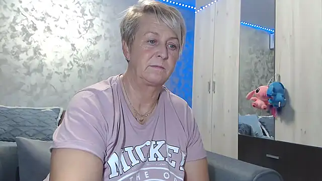 RosesandLillies online show from 11/24/25, 05:45