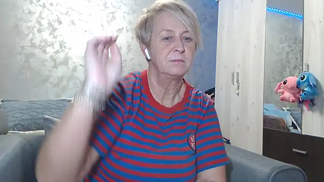 RosesandLillies online show from 02/02/26, 06:06