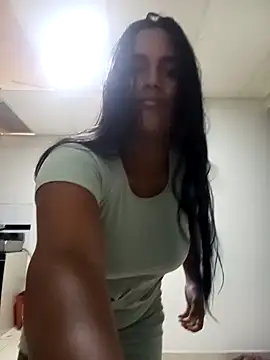 victoria roussee online show from 03/04/25, 12:22