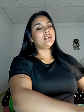 victoria roussee online show from 09/25/25, 03:21