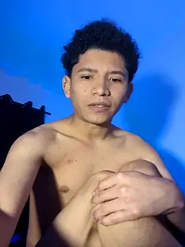 Snapshot of Magno_03 chatting on 10/22/25, 08:52 Magno 03 online show from 10/22/25, 08:52