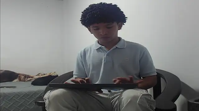 Magno 03 online show from 04/15/26, 04:08